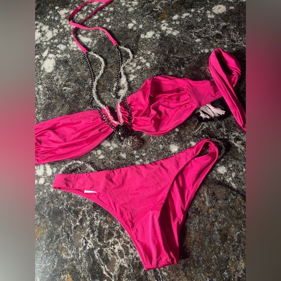 NWT and liner beach bunny bikini “uptown girl” L top/M bottoms - Picture 8 of 16